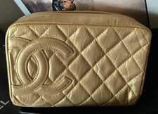 Borsa trucco pochette cosmetica oro trapuntata CHANEL CoCo Mark Cambon origin...