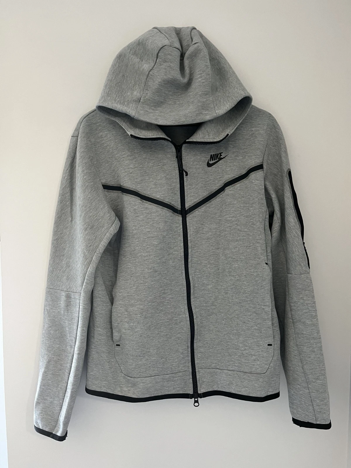 Nike Tech Fleece Hoodie Men's Gray Full Zip Sportswear Gym Athletic (Mens Small)