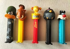 LOT DE 50 DISTRIBUTEURS PEZ
