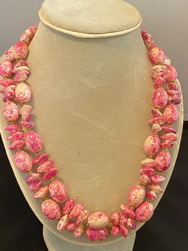 Vtg 1950’s - SHADES OF PINK PLASTIC DOUBLE STRAND NECKLACE- COSTUME JEWELRY
