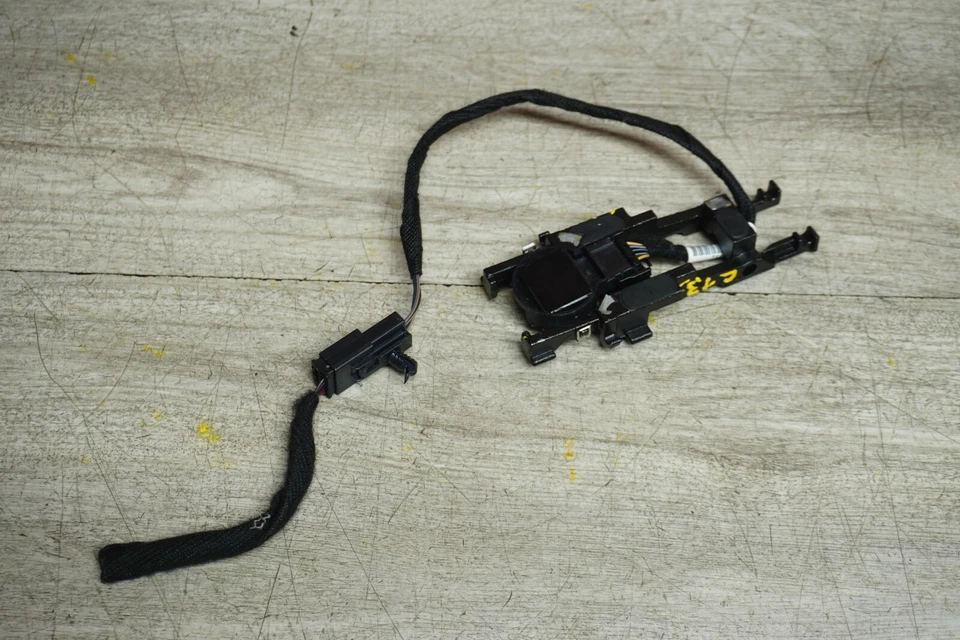 Chevrolet Malibu 2016-2018 parabrisas sensor de temperatura del aire soporte de cable OEM Foto 2 de 4