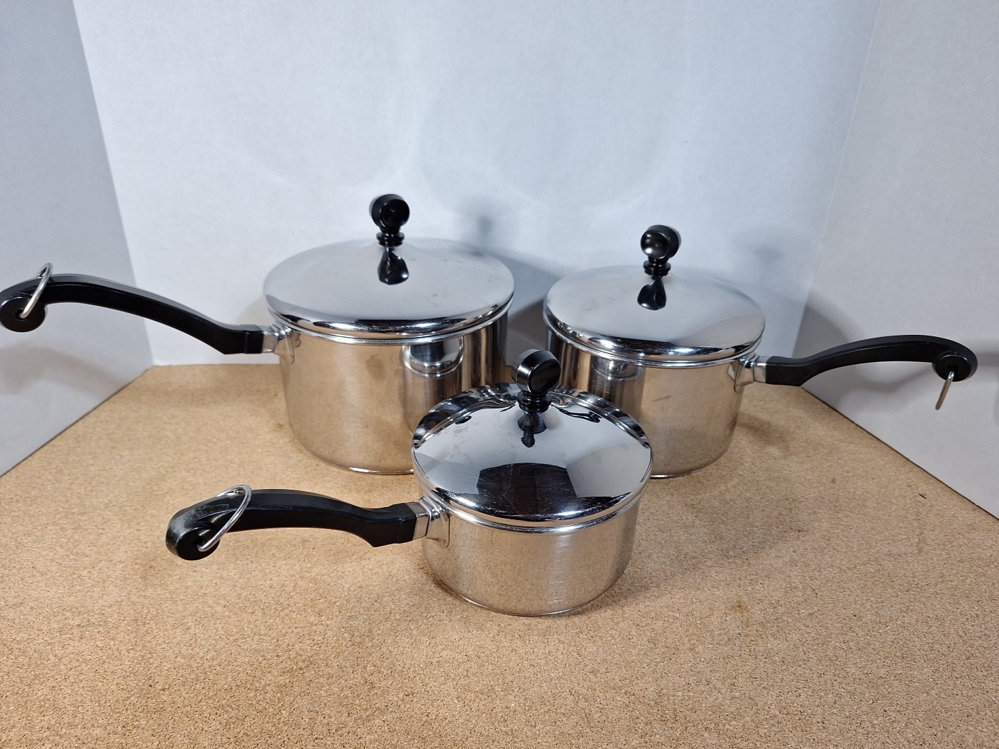 Farberware 1,2,3 Qt 18/10 Stainless Steel Impact Bonded Saucepans Pot w Lids