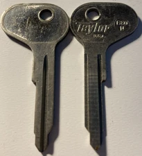 2 BMW Key Blank # B80N