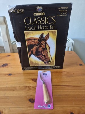 Caron Classics Horse Latch Hook Kit 20'' x 30'' plus Latch Hook. NEU UND UNBENUTZT 
