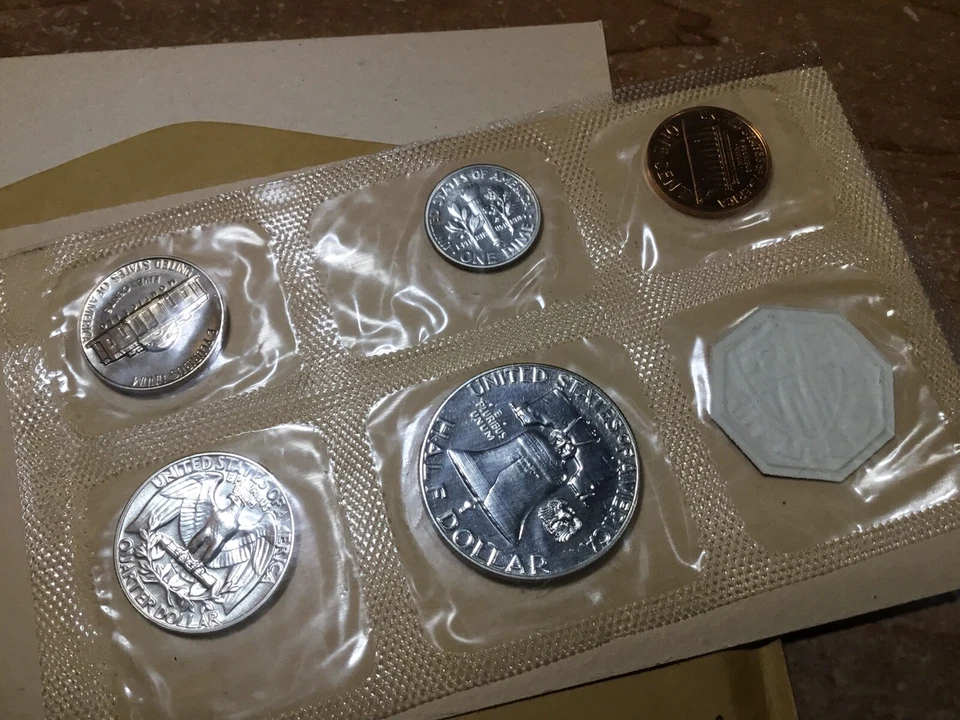 1960 US Mint Proof Set with Small Date Original Packaging 081622 123ak - Image 2 of 4