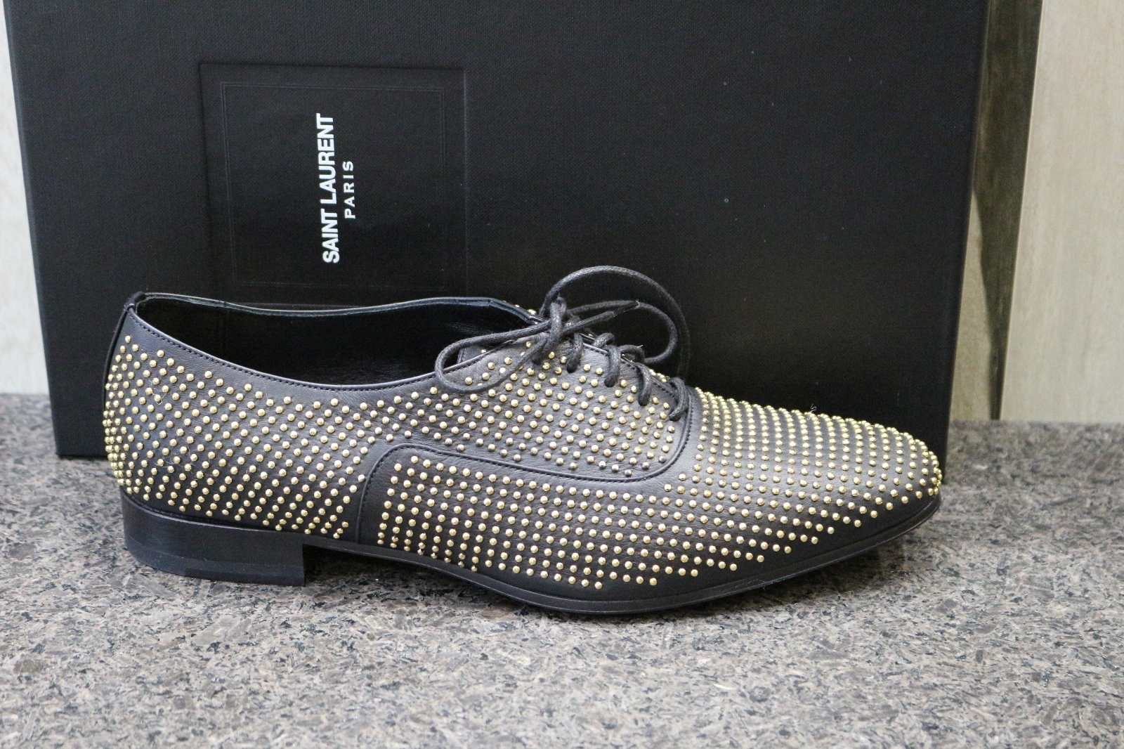 Scarpe piatte Oxford Brogue nuove con scatola YSL SAINT LAURENT PARIS LU LU LU borchie oro nero 37 5