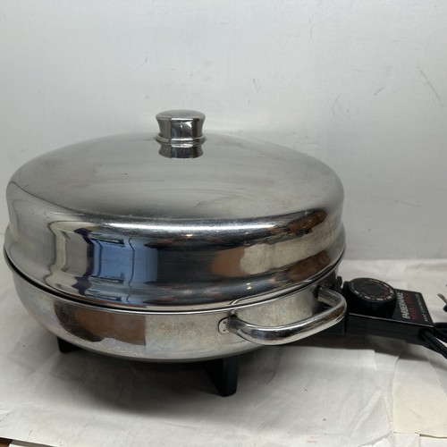 Whirlpool Poêle à ire antiadhésive pour cuisson à induction 12 po acier inoxydable W11463466 | Leon's
