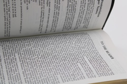 The Holy Bible ~ New Revised Standard Version 1990 Cokesbury Black Softcover - Picture 12 of 19