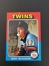 BERT BLYLEVEN 1975 TOPPS MINI BASEBALL CARD #30 TWINS EX-NM