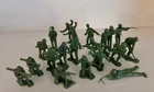 MARX BATTLEGROUND GI's and MARINES- 21 in 14 Poses - PEA GREEN LOT - VERY GOOD