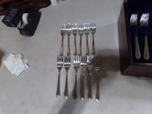 HAMPTON SILVERSMITHS Stainless Flatware HSV165 GOLD ACCENT for 12 + Chest - Picture 11 of 19