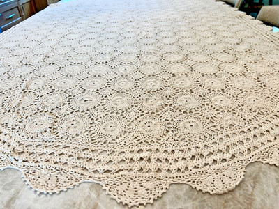 VINTAGE CROCHETED LACE OVAL TABLECLOTH ECRU BEIGE COTTON 60''x90''