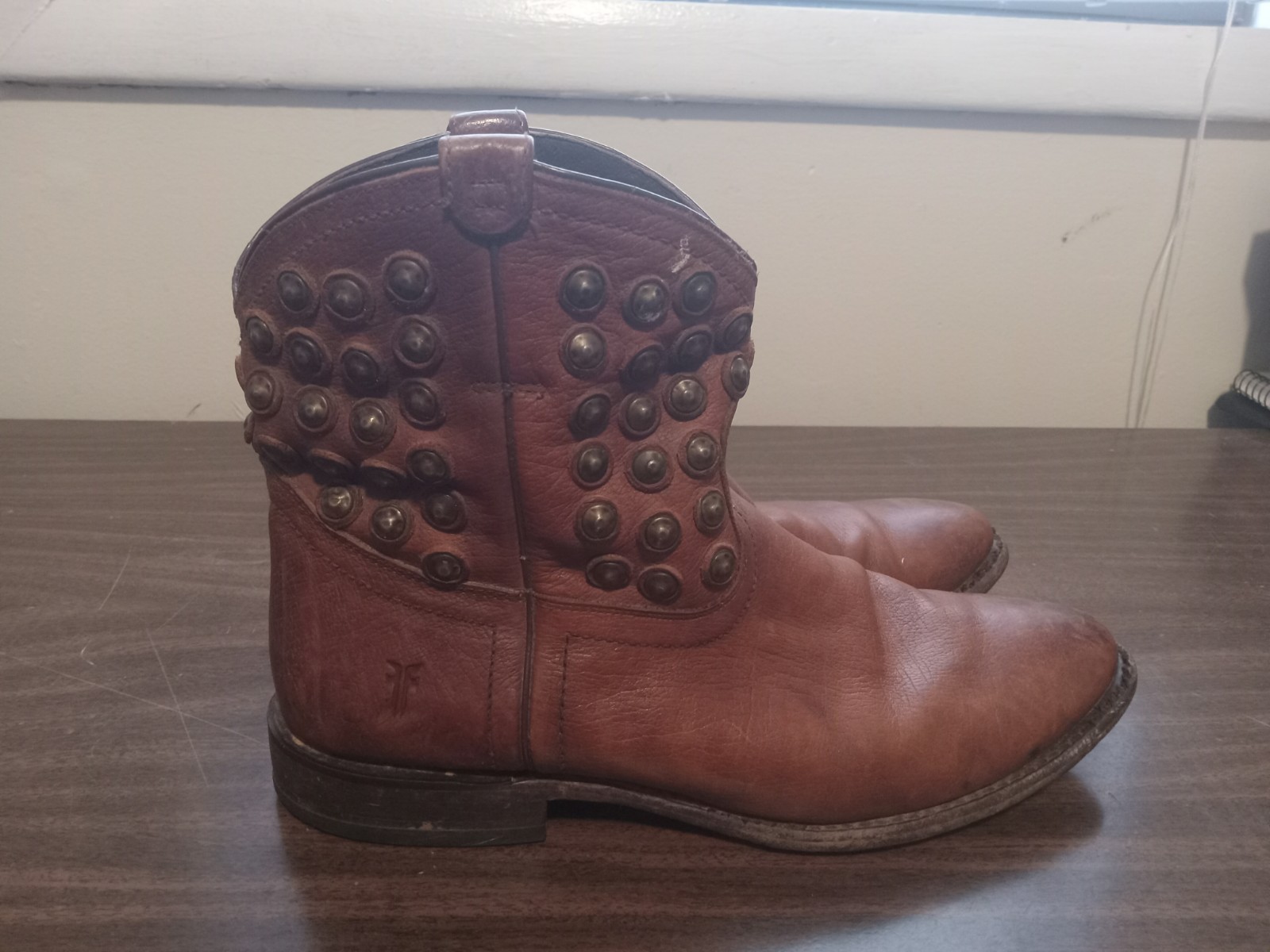 Frye Wyatt Studded Brown Leather Western Boots Women's Size 9.5 B 76684