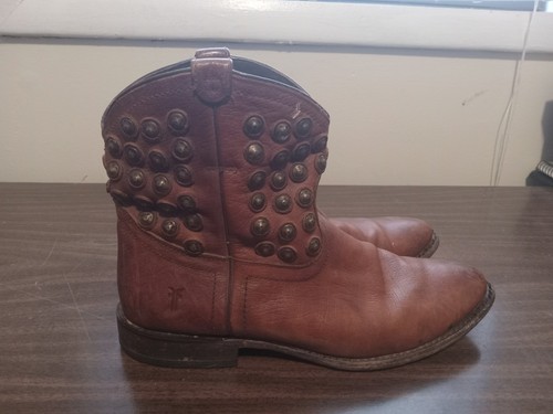 Frye Wyatt Studded Womens Size 9.5 B Brown Leather Flat Western Boots 76684