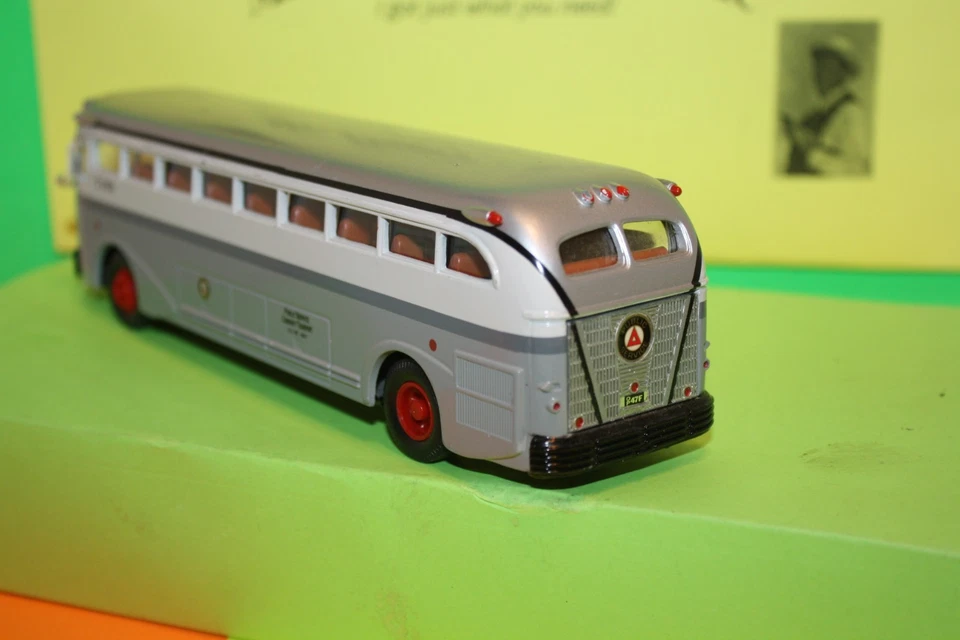 Corgi (Yellow Coach) 743 8" New York-Lakewood-Atlantic City #7102 - Image 2 of 4