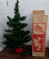 Vintage Scotch Pine Bottle Brush Tree American Tree And Wreath 4’ Tall Christmas