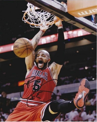Chicago Bulls Carlos Boozer Signed Photo 8x10 COA - 第 1/1 張圖片