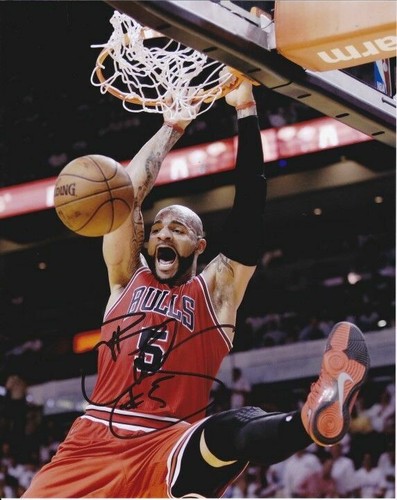 Foto firmada de los Chicago Bulls Carlos Boozer 8x10 Certificado de Autenticidad - Imagen 1 de 1