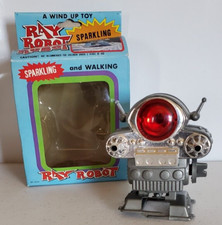 Classic RAY ROBOT - 4.5" Plastic Wind-Up Sparkling Walking Toy / Model 3213 KR 