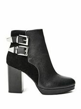 NEW GUESS BLACK LEATHER CHRISSY BUCKLE BOOTIES BOOTS SZ 8