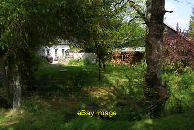 Foto 6x4 Cwm Deildre Gut versteckt zwischen Bäumen. c2011