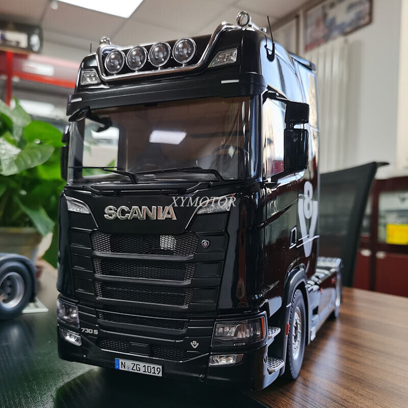 NZG 1/18 Scania V8 730S Tractor Transporter Diecast Car Model  Black/Silver/Red