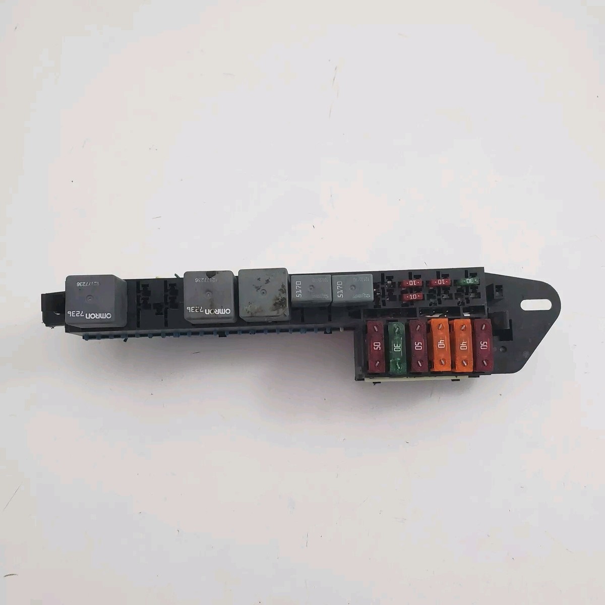 2000-2005 Chevrolet Cavalier 2.2L OEM underhood fuse box 00 01 02 03 04 05 