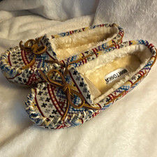 Minnetonka 44252 Women's Lined Moccasin Slippers Geometric Multi 7M