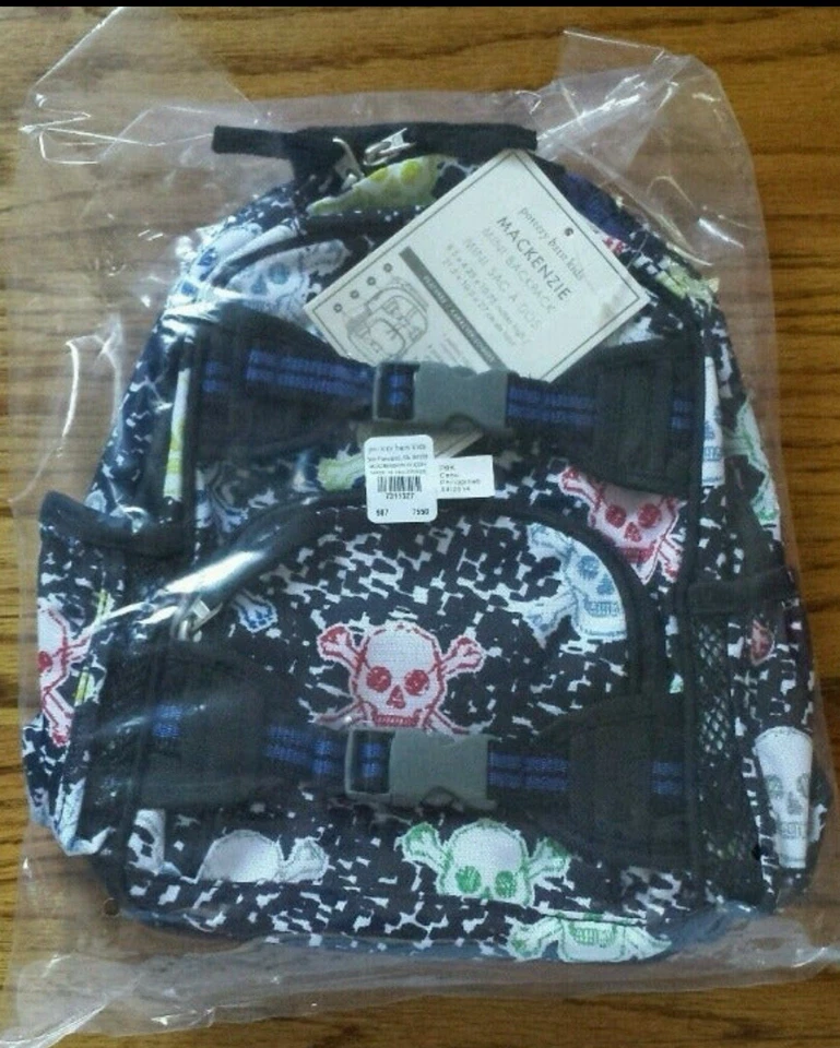 NUEVO Pottery Barn Kids Mackenzie Mini - Calavera pirata Grafitti Foto 2 de 4