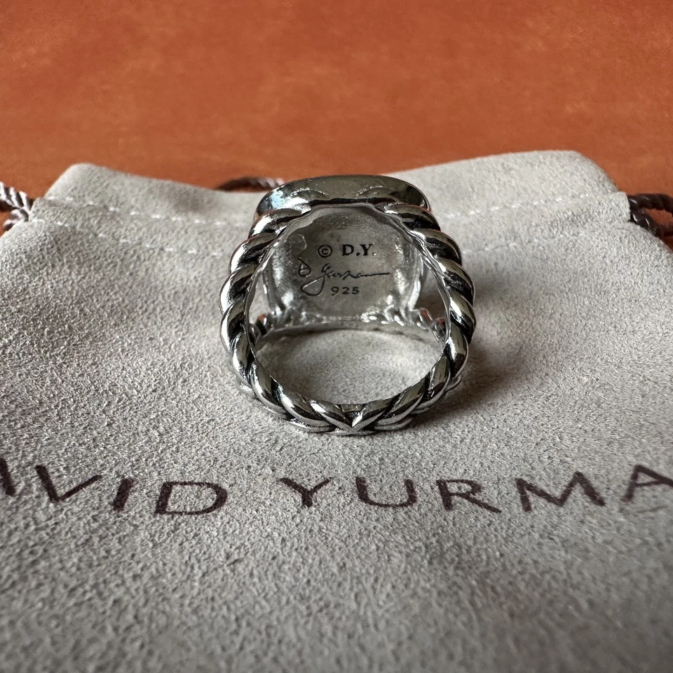 Anillo pequeño David Yurman de plata de ley con pavé de diamantes talla 9 Foto 3 de 4