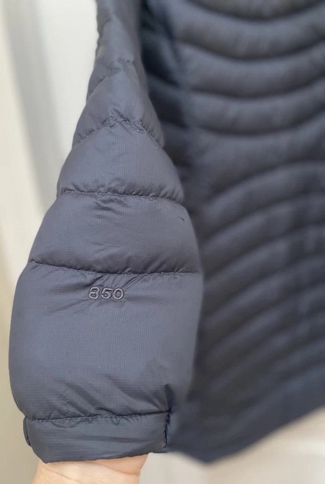 LL Bean Women’s Ultralight 850 Down Hooded Coat Three Quarter Length Blue Size M - Image 3 of 4