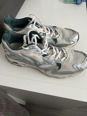 Mizuno Wave Rider 10  Sneaker Größe 42,5