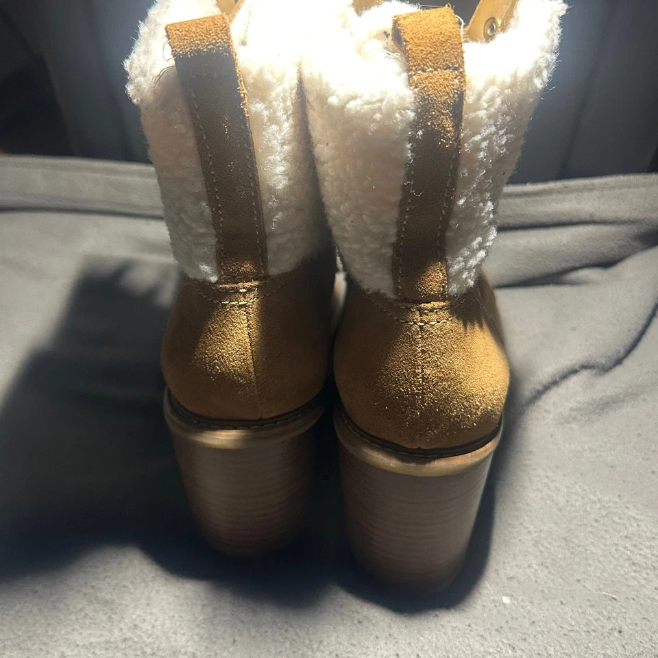 Botas de tacón Nine West Phaedra Sherpa Foto 2 de 4