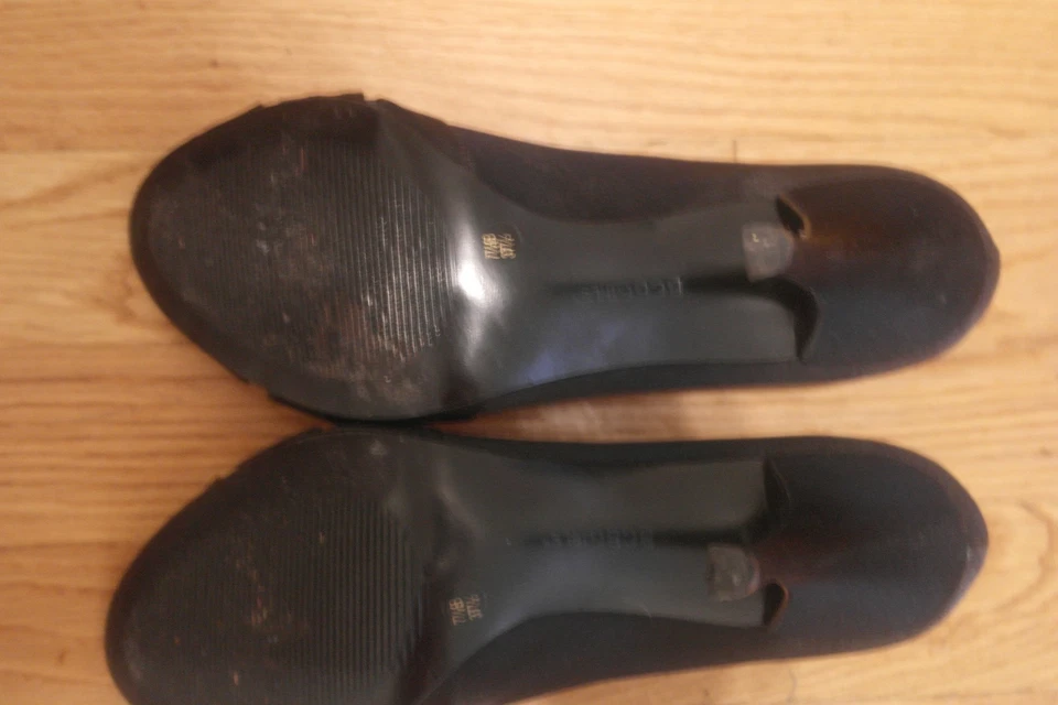 BCB GIRLS High Heels Formal Dress Shoes Women's Size 7 1/2 W Black Satin - Image 4 of 4