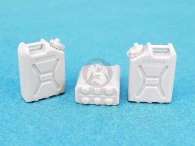Legend 1/35 US / IDF 20 Liter 5 gal Jerrycans Water Canisters (15 cans) LF1389