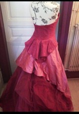 Robe cocktail chic pour occasion spéciale. 