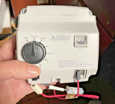Honeywell Bradford White Water Heater Gas Valve WV8840A1057. NO RETURNS