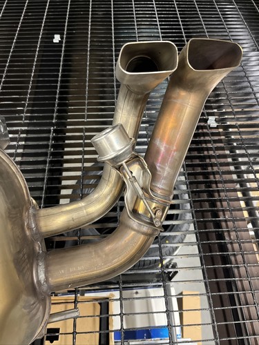 Gen 2 Audi R8 V10 5.2L Muffler Exhaust System, Slightly Used. - Picture 4 of 7