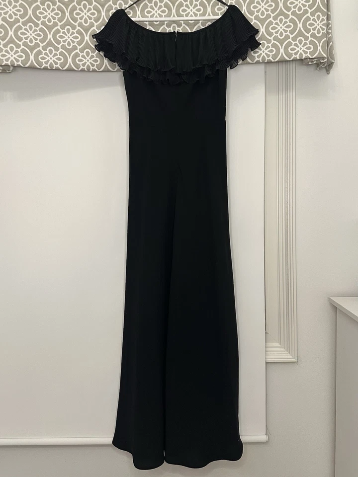 Vestido negro con hombros descubiertos jill jill stuart Foto 2 de 4