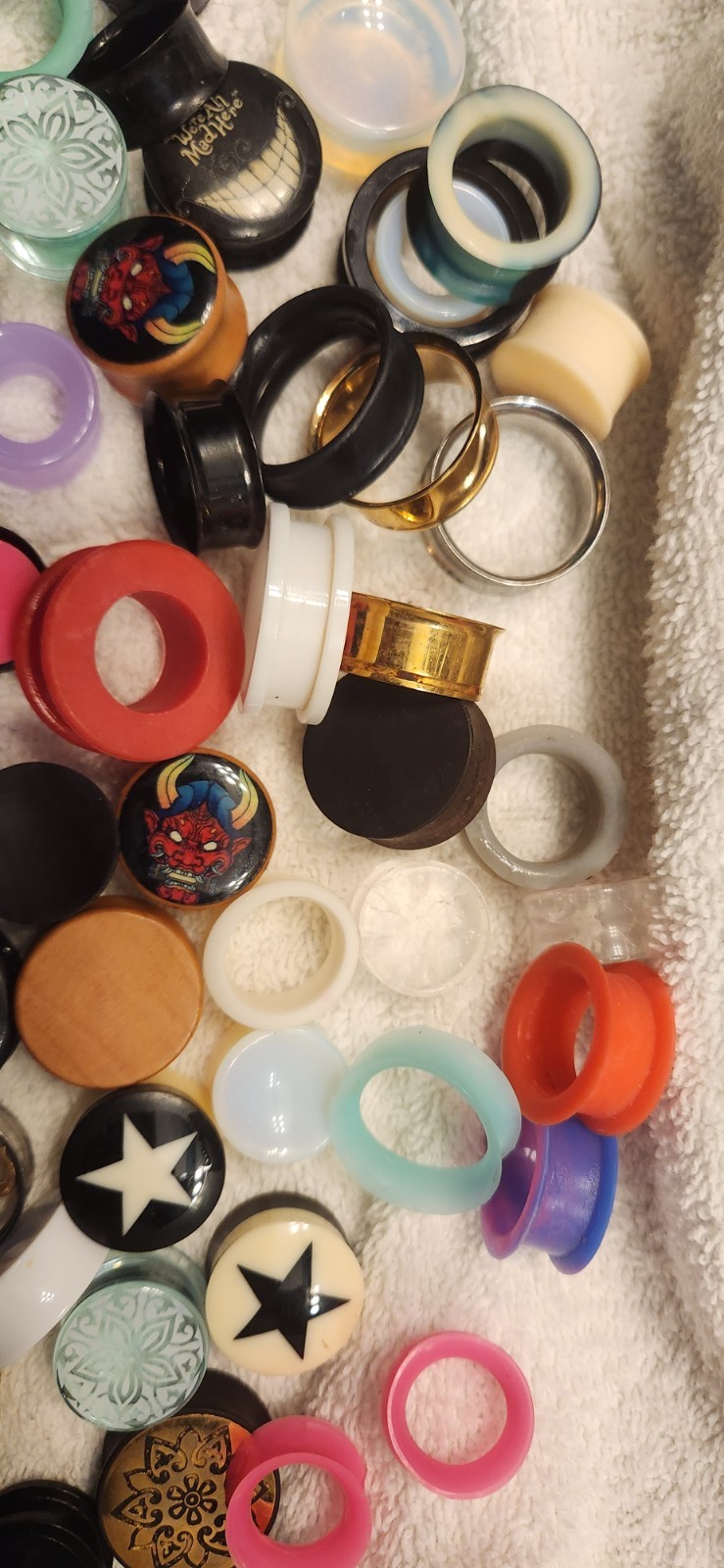 Multiple Size Ear Gauges - image 4