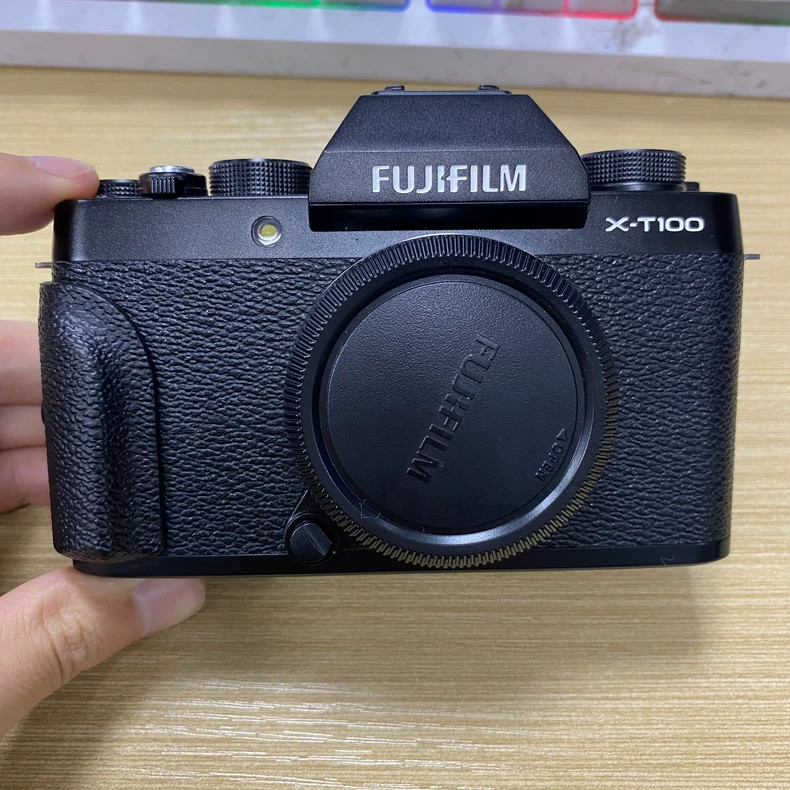 カメラ FUJIFILM X-T100 ブラック ボディ
