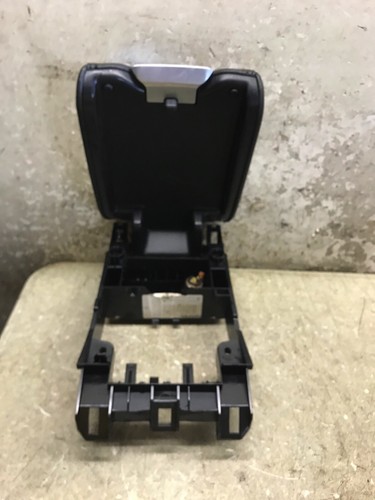 11 12 13 14 15 16 17 Volvo XC60 Armrest Console Lid Cover - Picture 2 of 2