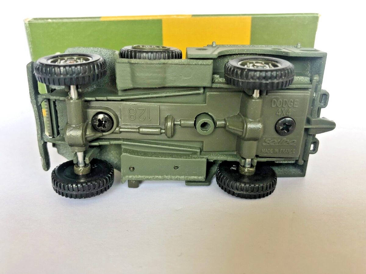 Miniature Solido – Dodge 4x4 Militaire M6x37, échelle 1:50, Vert Armée, Avec Accessoires