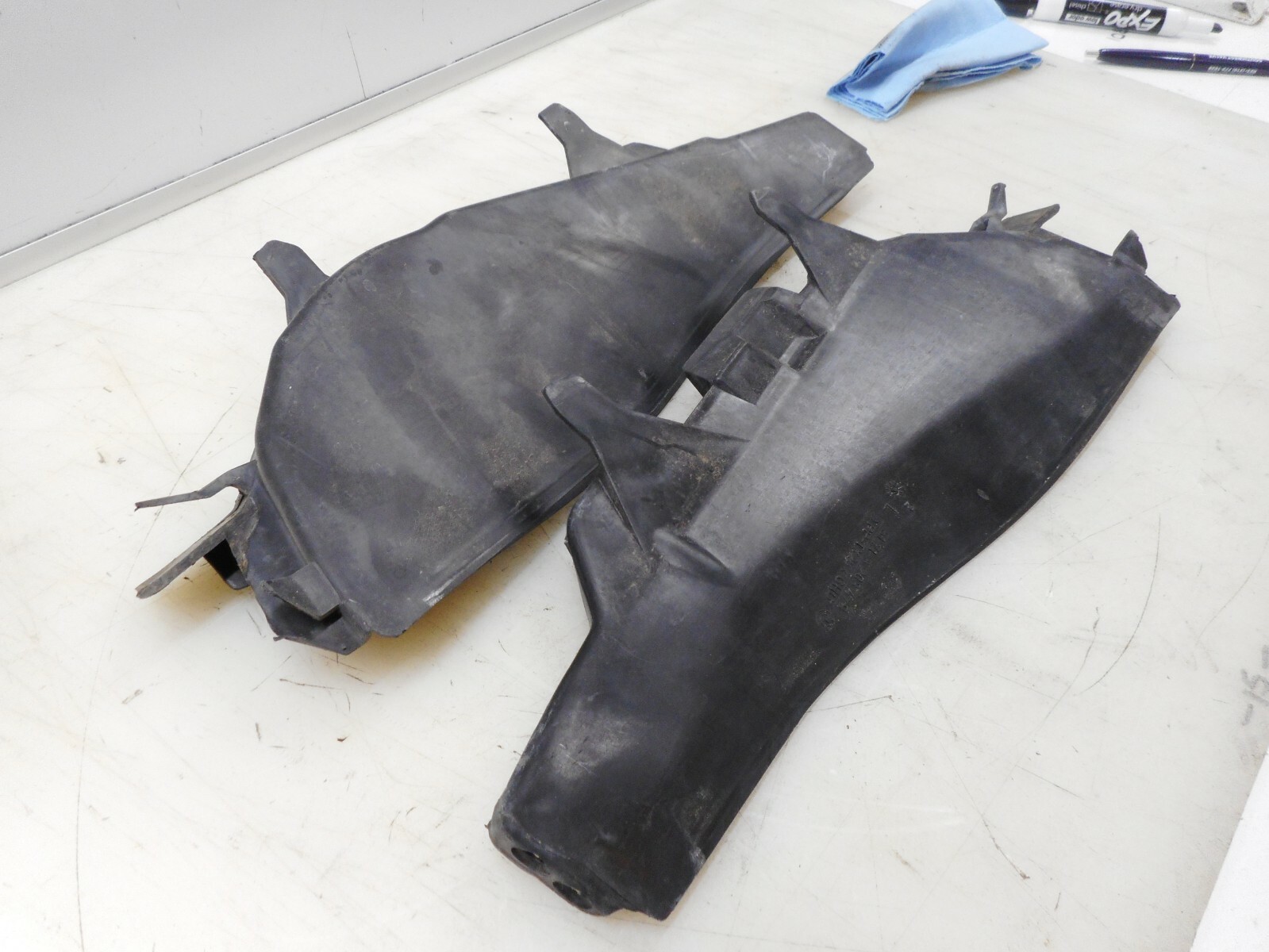 2002 BMW 325I E46 OUTER WINDSHIELD COWL COVER SET 2 PCS 51718208479 eBay