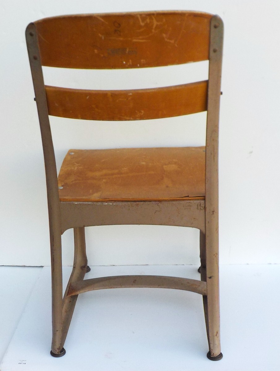 VINTAGE SCHOOL CHAIR 