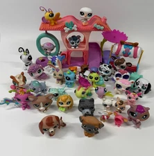 Littlest Pet Shop LPS Lot of Figures Playset and Accessories 30 Pets