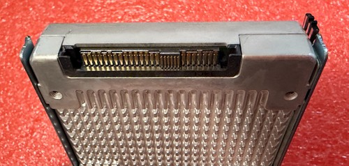 Dell EMC Intel DC P4610 3,2 TB U.2 NVMe SSD PCIe 2,5" SSDPE2KE032T8T 02CN1T - Foto 5 di 5