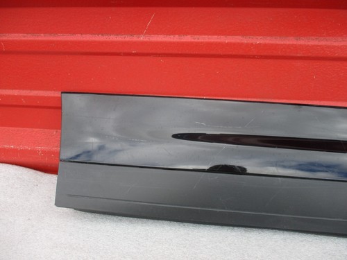 2011-2018 PORSCHE CAYENNE - Rear Right Passenger Lower Door Molding - Picture 3 of 5