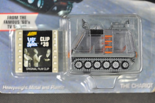 2 Johnny Lightning Lost in Space The Chariot Classic Series 1:64 Scale Diecast - Picture 6 of 8