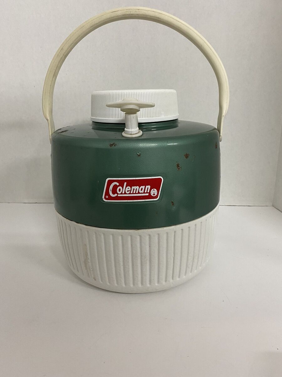 Vintage Coleman Thermos Jug 1 Gallon Capacity With Cup/Lid Vintage Coleman Thermos Jug 1 Gallon Capacity With Cup/Lid